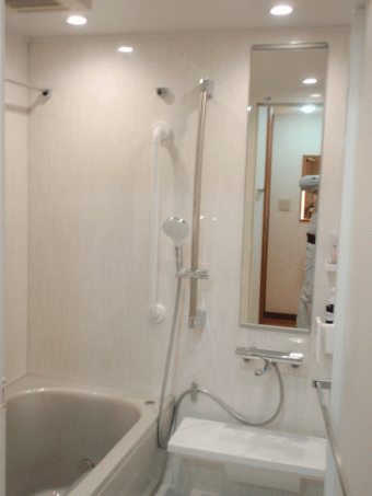 床ワイパー洗浄で床まわりのきれいが長持ち　目黒区O様邸